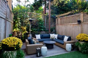 5 Ideas for Outdoor Living Spaces on a Budget